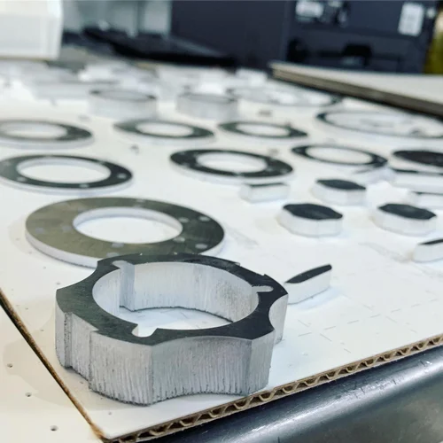 5 دلیل اصلی که چرا باید از برش لیزر آلومینیوم برای پروژه‌های صنعتی خود استفاده کنید